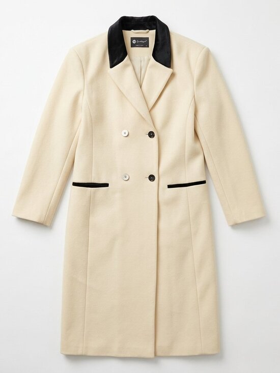 Vintage Jackets & Blazers - Elegant Cream 100% Wool Coat with Black Velvet Collar – Size M | Refined Classic